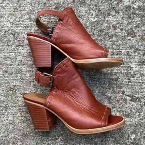 Frye & Co. Donna Peep Toe Heel Sandals Leather Upper Buckle Closure Brown Size 6